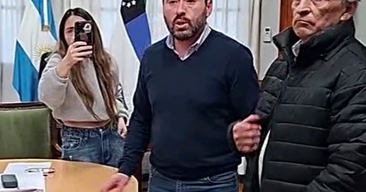 Denunciaron al intendente interino de Allen, Río Negro: estuvo sólo cinco días en el cargo, pero pidió un adelanto de sueldo millonario