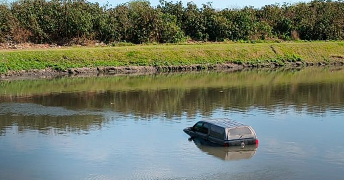 Una Amarok en el arroyo: la camioneta que sorprendió a La Plata y el dato que resolvió el misterio