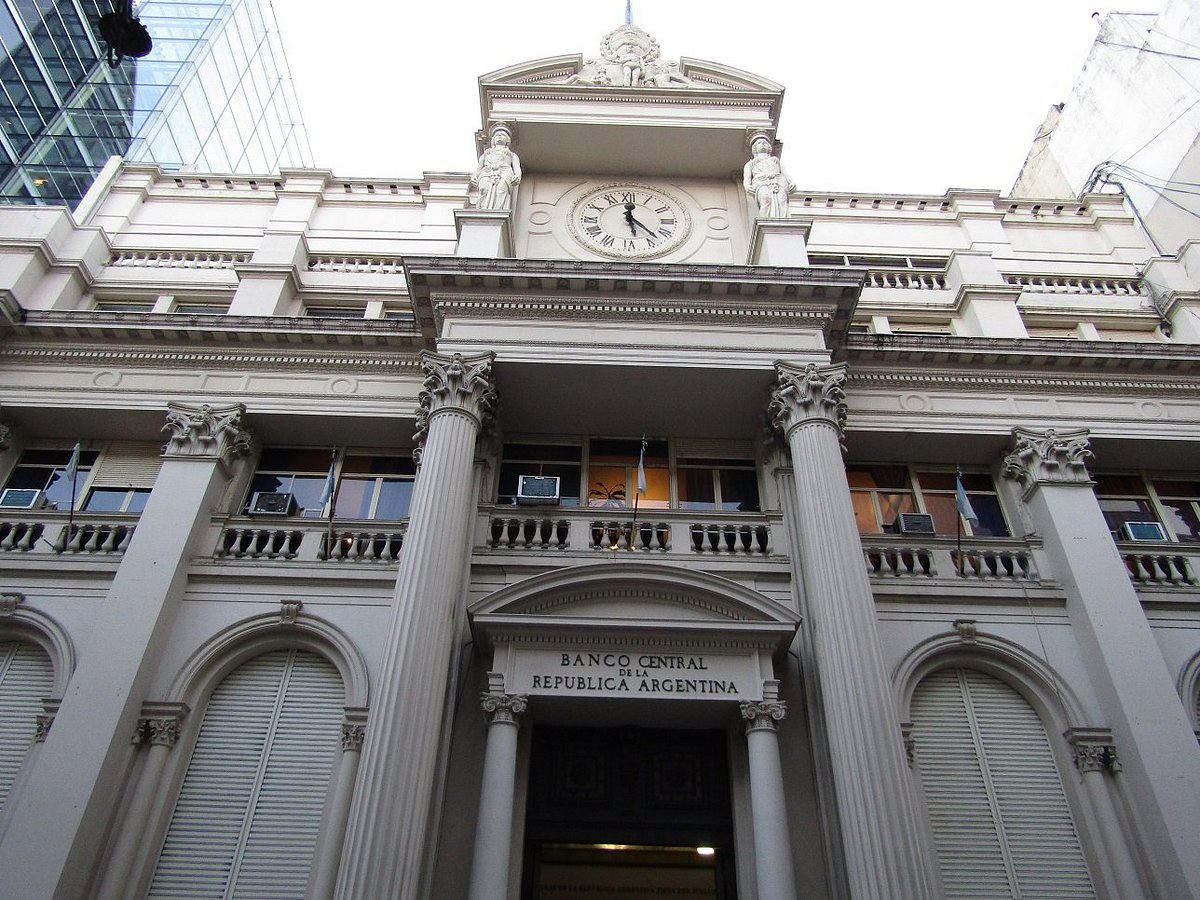 Fachada del Banco Central de la República Argentina, en Buenos Aires